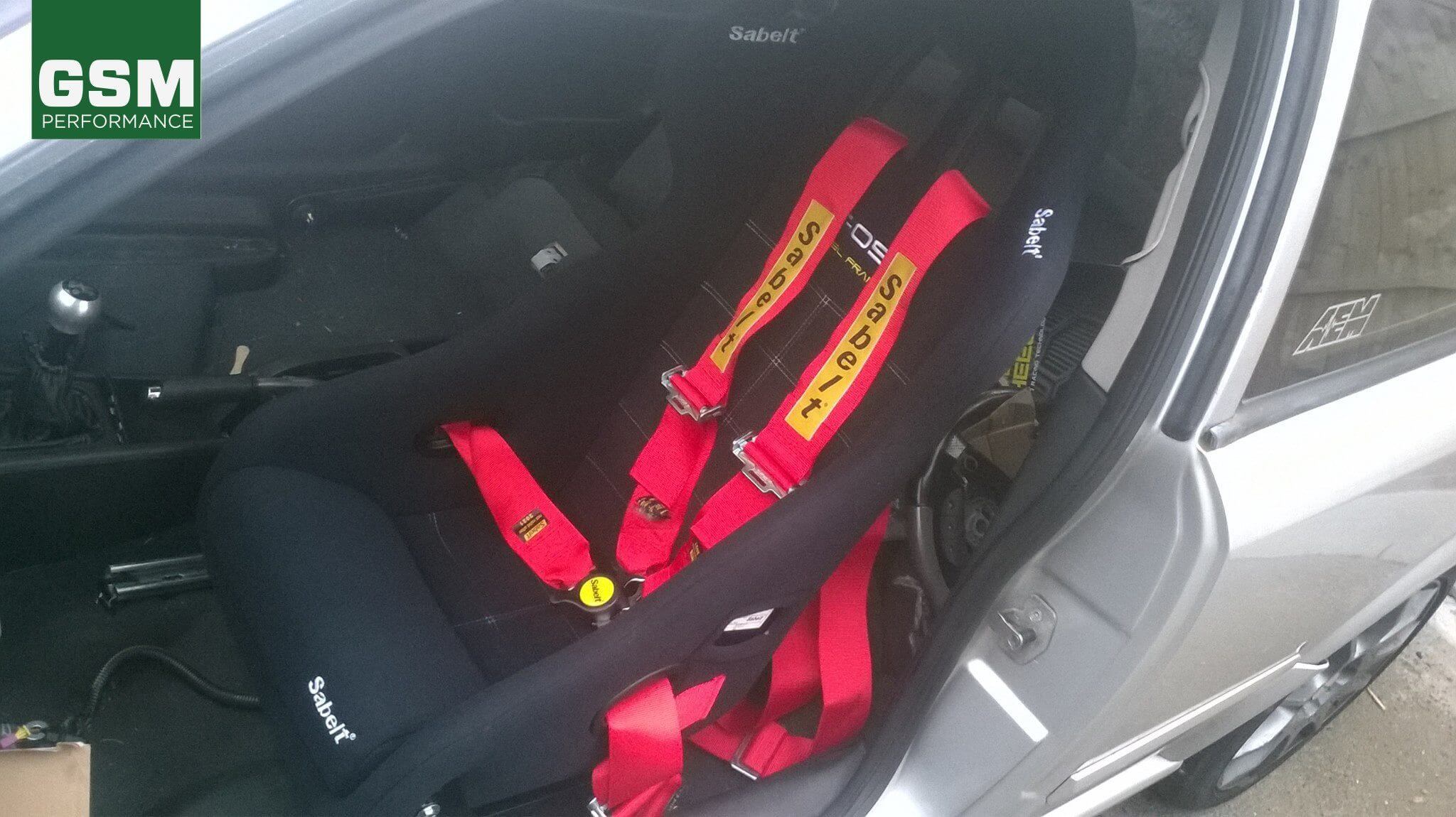 Sabelt GT-090 with Sabelt harnesses now installed