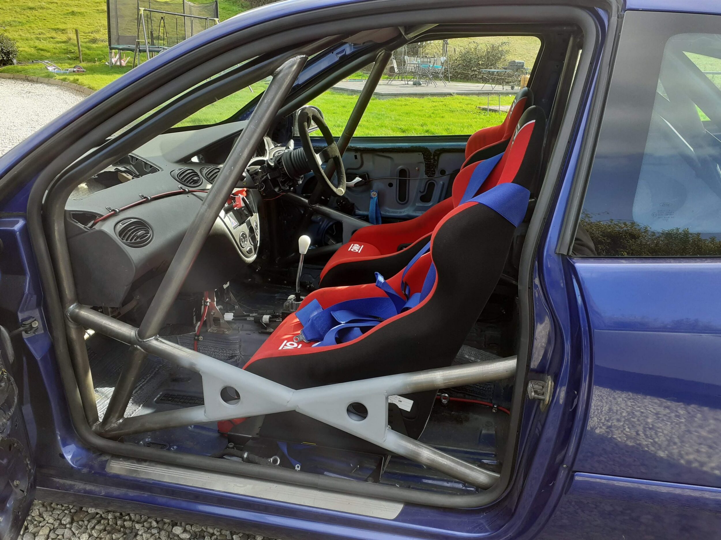 Ford Focus safety devices roll cages 1