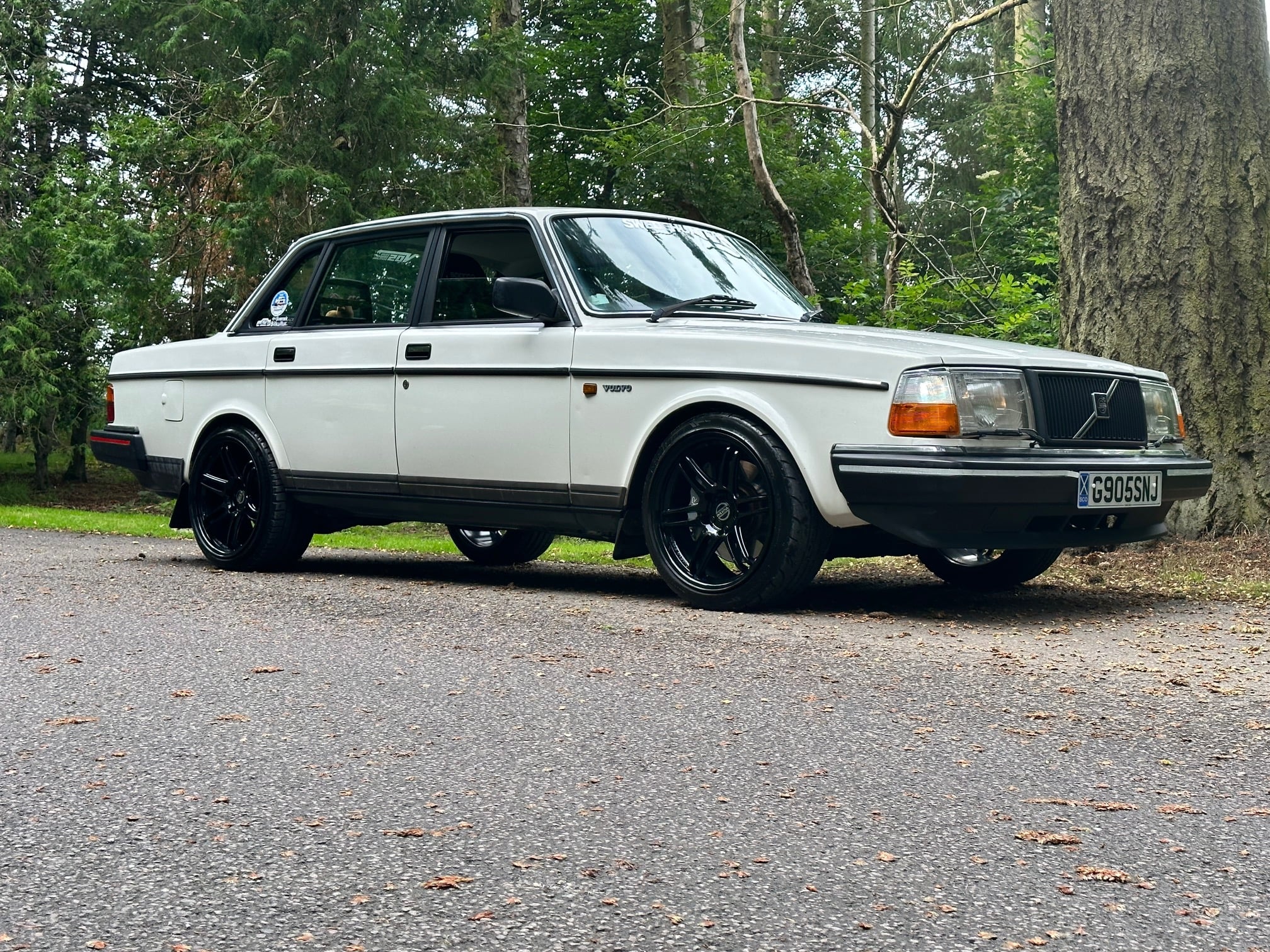 Volvo 240 Fitted With Sparco R100 Seats