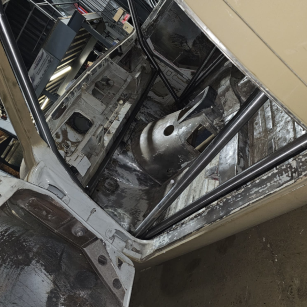 Jp Cages Jaguar Mk2 Diy Cage Kit fitted view