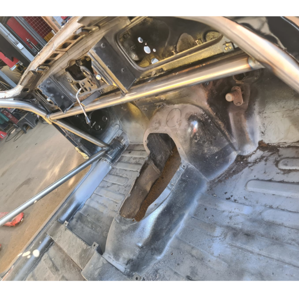 Jaguar MK1 FIA DIY Cage Kit - Spa 6Hrs Gentleman Drivers fitted view