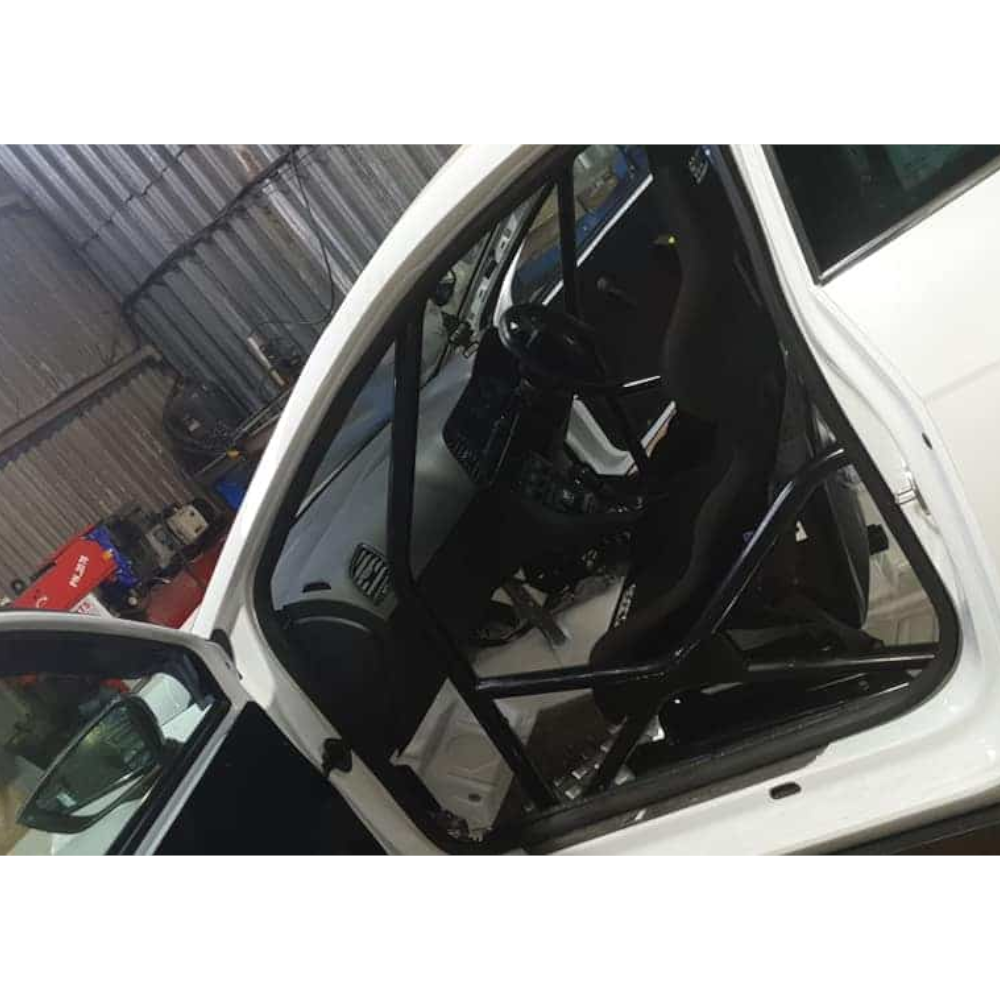 JP Seat Leon MK3 3 Door Multipoint Dash Dodger fitted view