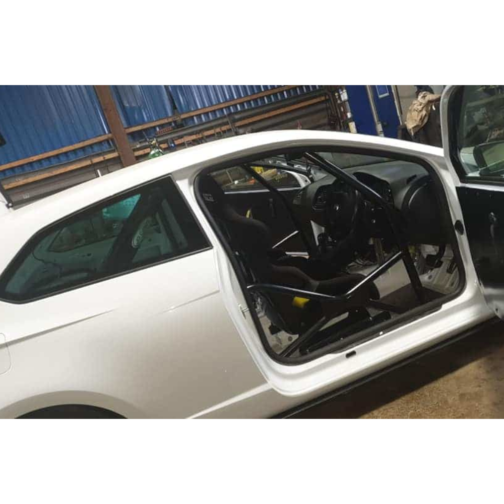 JP Seat Leon MK3 3 Door Multipoint Dash Dodger fitted view