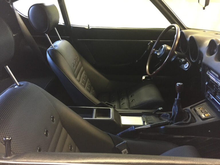 Customer Car: Datsun 240z Fitted With Cobra GT3 Retro Bucket Seats