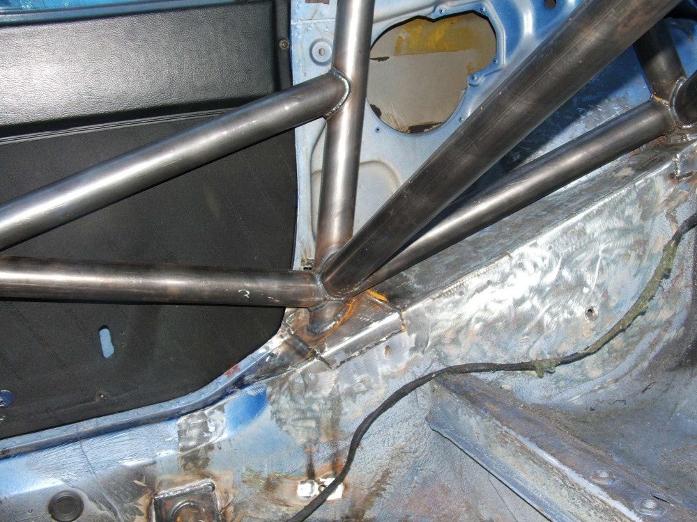 Porsche 944 Multipoint T45 Roll Cage Kit fitted view