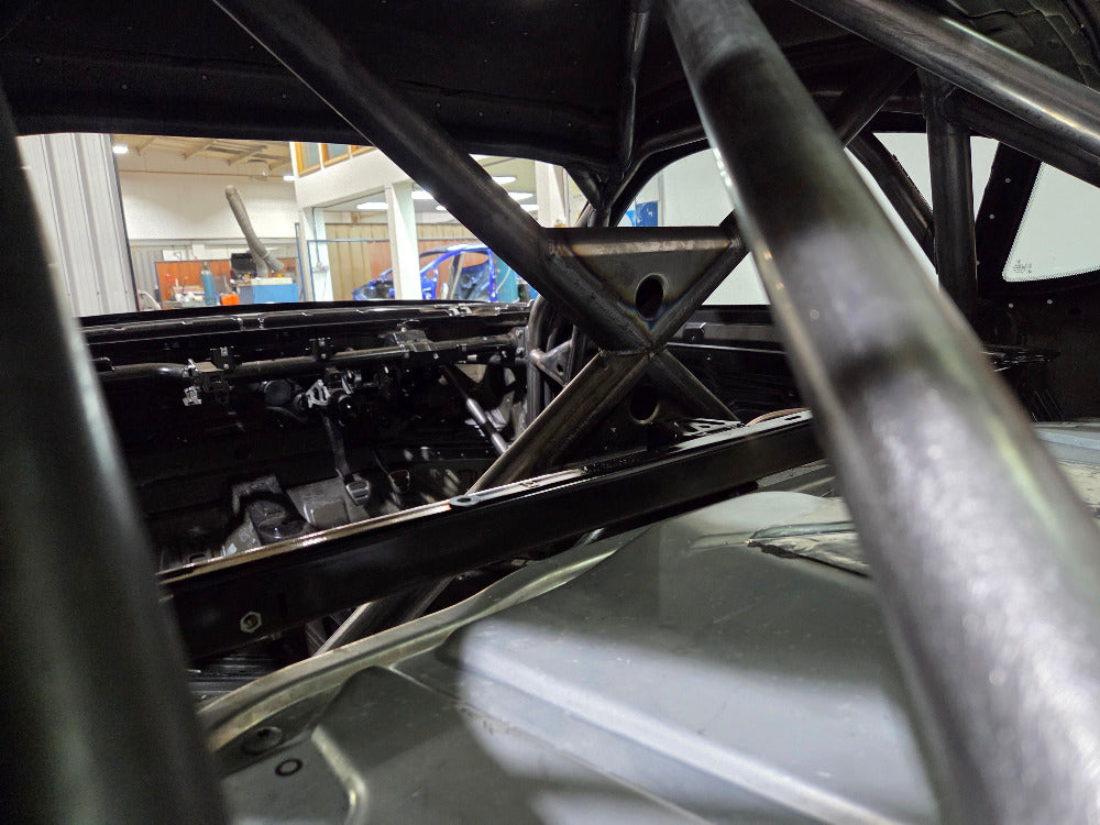 porsche-cayman-pc-016t-2-porsche-cayman-multipoint-t45-roll-cage-kit-image-08-gsm-performance