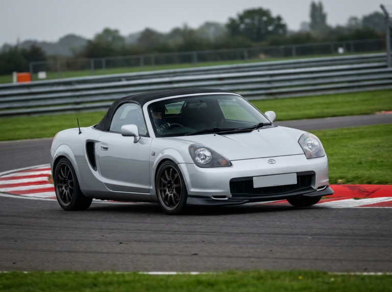 Toyota MR2 Roadster ZZW30 on track