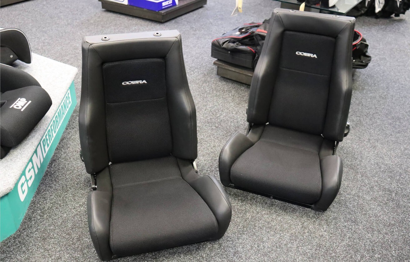Cobra Le Mans Land Rover Defender seats from the front showing the spacer fabric centre panels